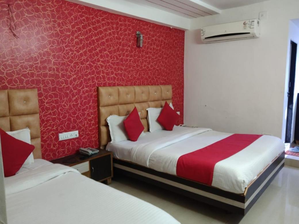 Hotel Anjali Palace อาเมดาบัด ภายนอก รูปภาพ